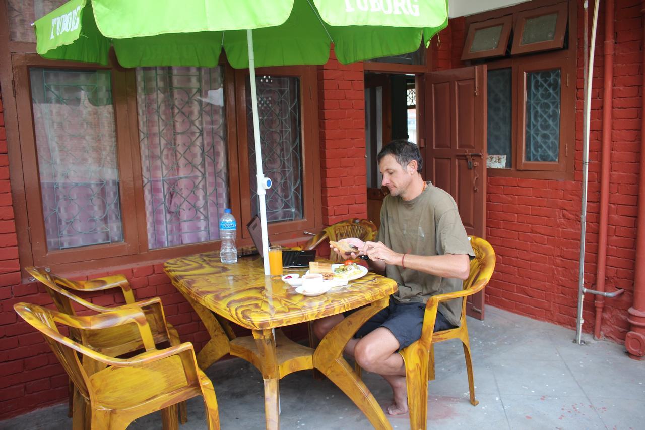 Travellers Dorm Bed & Breakfast Kathmandu Exterior photo
